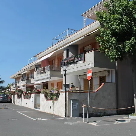 Lägenhet Casa Cristina Tra Etna E Mare